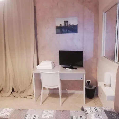 Hotel Oasi 210 *