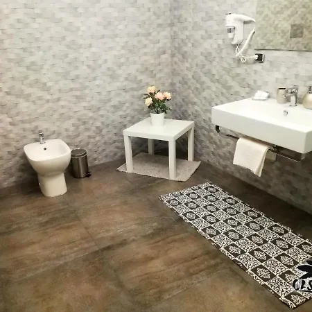 מלון Oasi 210 בארלטה